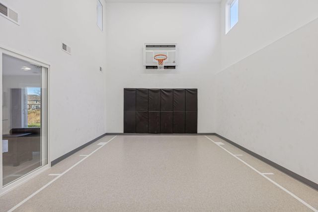 4313 Picket Way, Woodbury, MN 55129