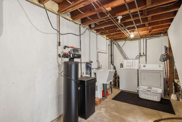 3717 Zwerg Drive, Madison, WI 53705