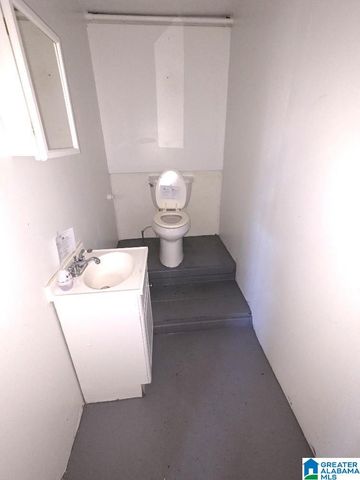 112 HICKORY CIRCLE, Fairfield, AL 35064