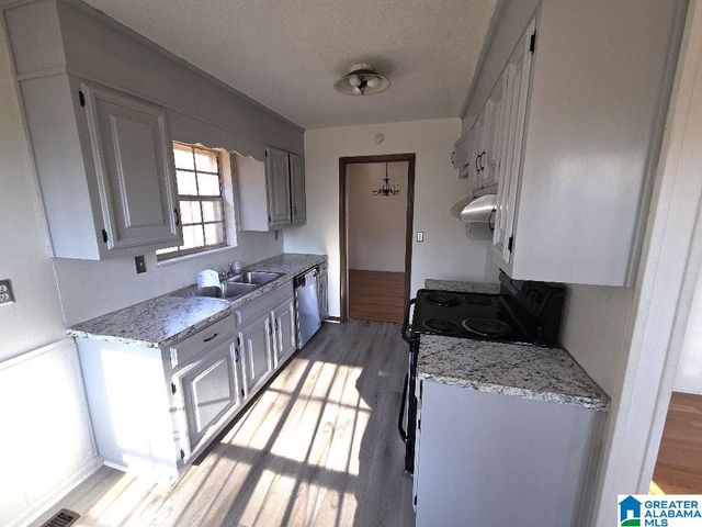 112 HICKORY CIRCLE, Fairfield, AL 35064