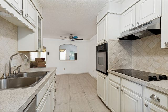 7813 Kermit Avenue, Fort Worth, TX 76116
