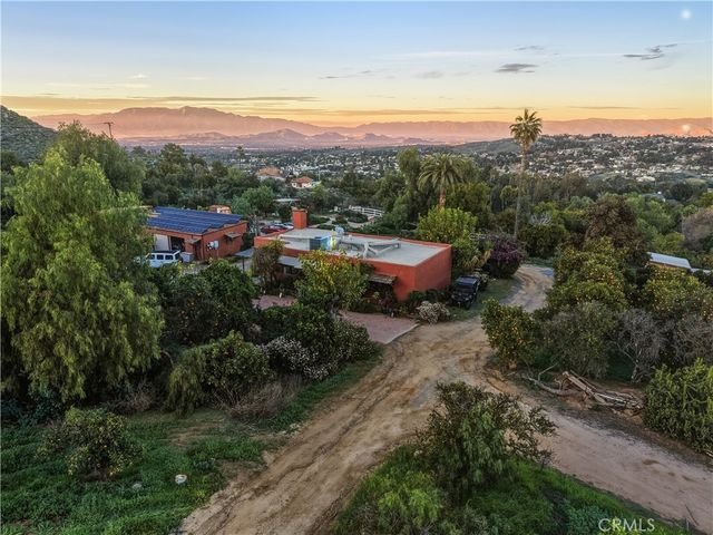 17575 Wicker, Riverside, CA 92504