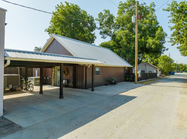 116. E Gould St Street, Hillsboro, TX 76645