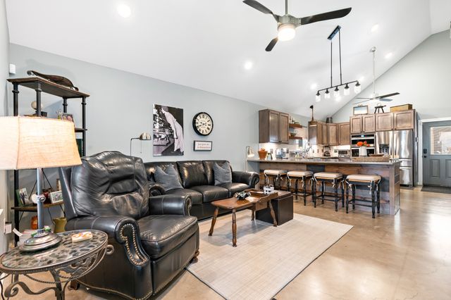 116. E Gould St Street, Hillsboro, TX 76645