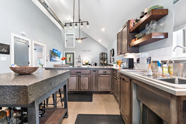 116. E Gould St Street, Hillsboro, TX 76645