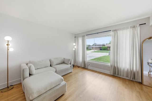 12519 S Menard Avenue, Palos Heights, IL 60463