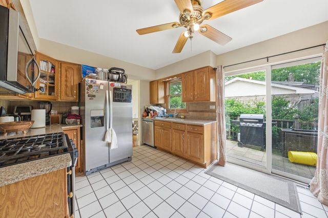 12519 S Menard Avenue, Palos Heights, IL 60463