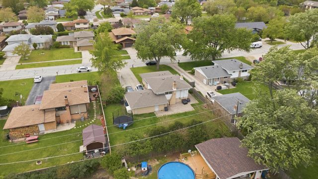 12519 S Menard Avenue, Palos Heights, IL 60463