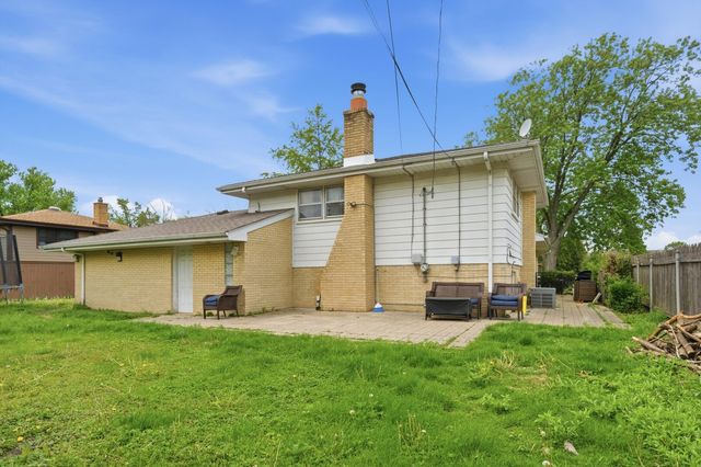 12519 S Menard Avenue, Palos Heights, IL 60463