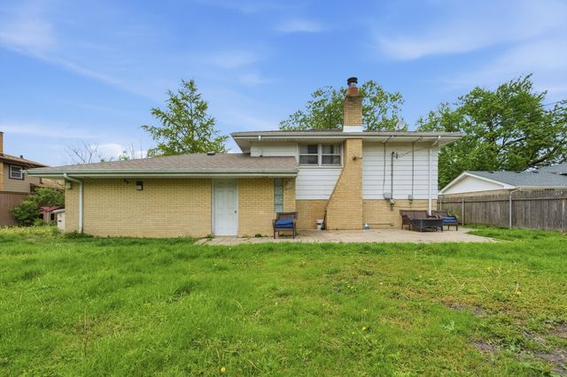 12519 S Menard Avenue, Palos Heights, IL 60463