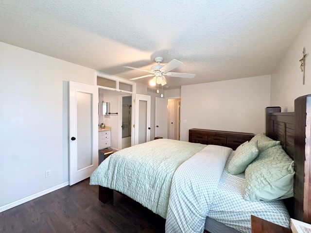 2401 E Glenwood Drive, Des Moines, IA 50320