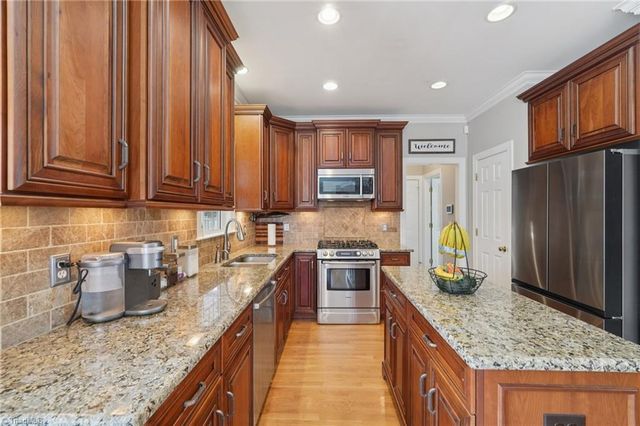 7003 Pearson Run Court, Summerfield, NC 27358