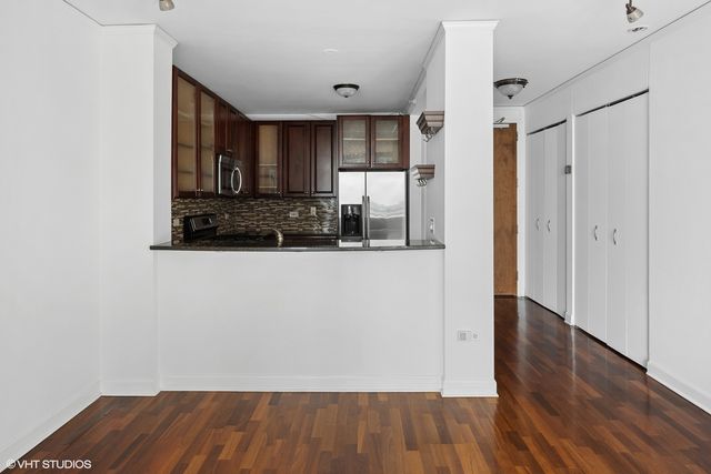201 N Westshore Drive 2604, Chicago, IL 60601