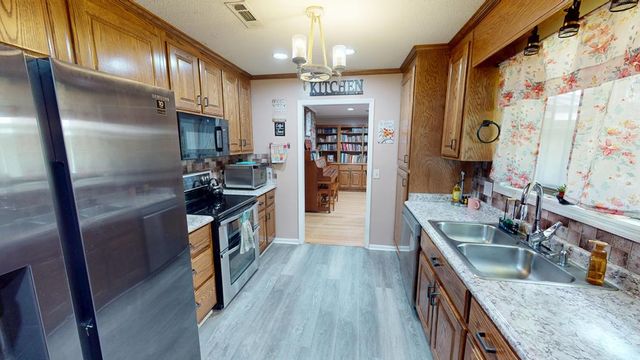 391 Hatton Rd, Dothan, AL 36301