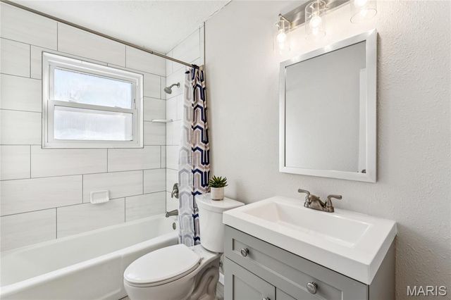 435 Lemondale Lane, Florissant, MO 63031