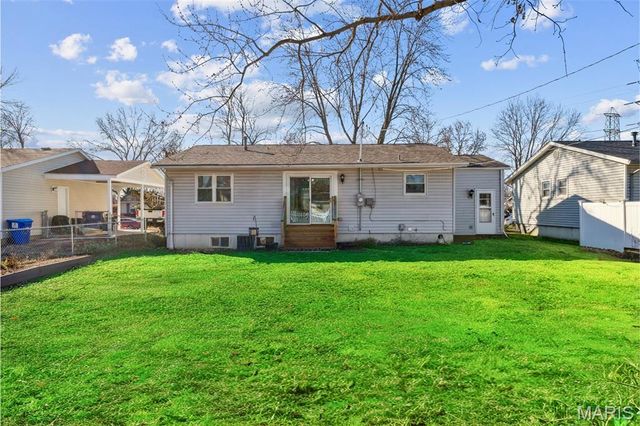 435 Lemondale Lane, Florissant, MO 63031