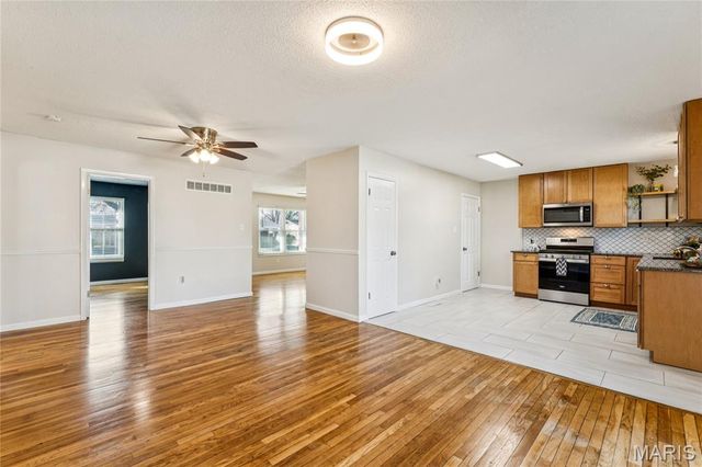 435 Lemondale Lane, Florissant, MO 63031