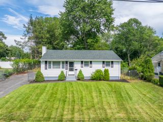 42 Greenwood Avenue, Bloomfield, CT 06002