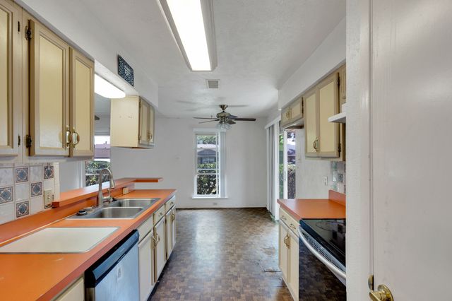 2653 Hartford Lane, Lancaster, TX 75134