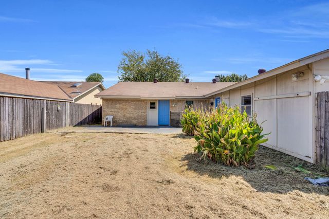 2653 Hartford Lane, Lancaster, TX 75134