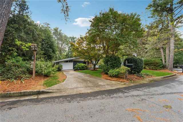 2010 Glenroy SE Drive, Smyrna, GA 30080