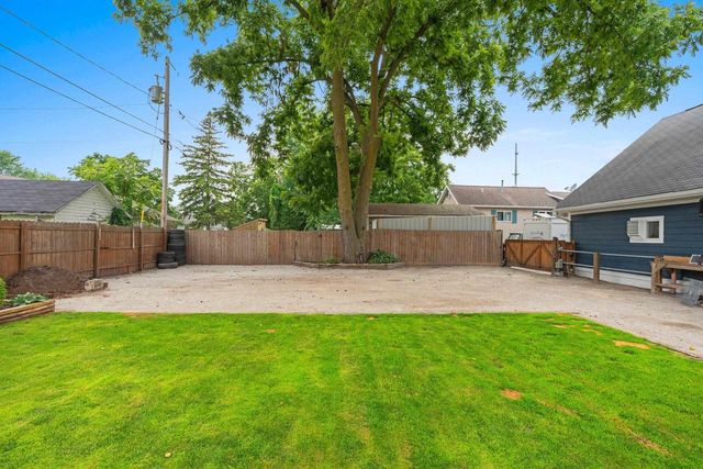 424 WASHINGTON STREET, Oconto, WI 54153