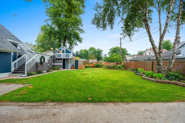 424 WASHINGTON STREET, Oconto, WI 54153