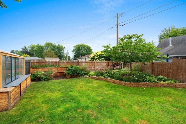 424 WASHINGTON STREET, Oconto, WI 54153