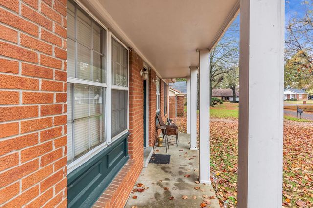 4905 FERNBROOK DR, Memphis, TN 38118