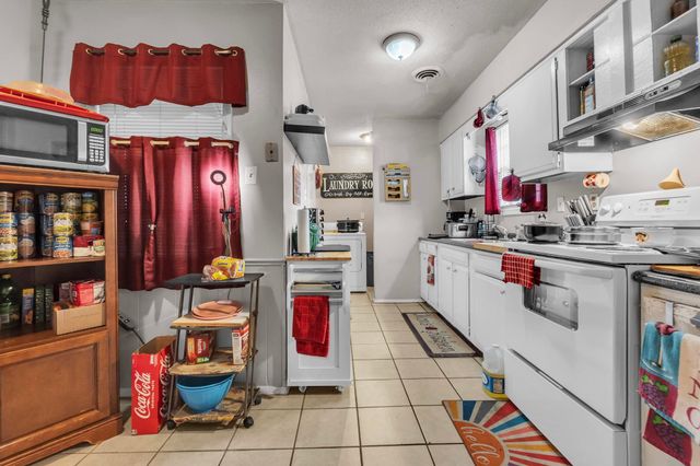 4905 FERNBROOK DR, Memphis, TN 38118