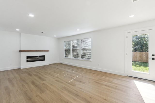 12127 Cabana LN, Austin, TX 78727