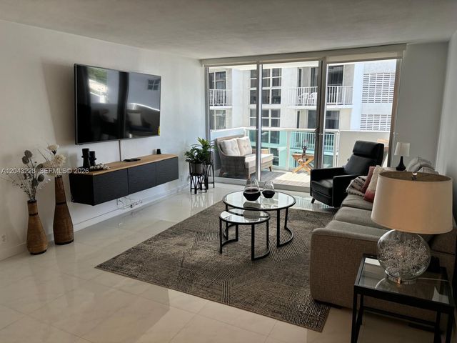 1200 W Ave 720 720, Miami Beach, FL 33139