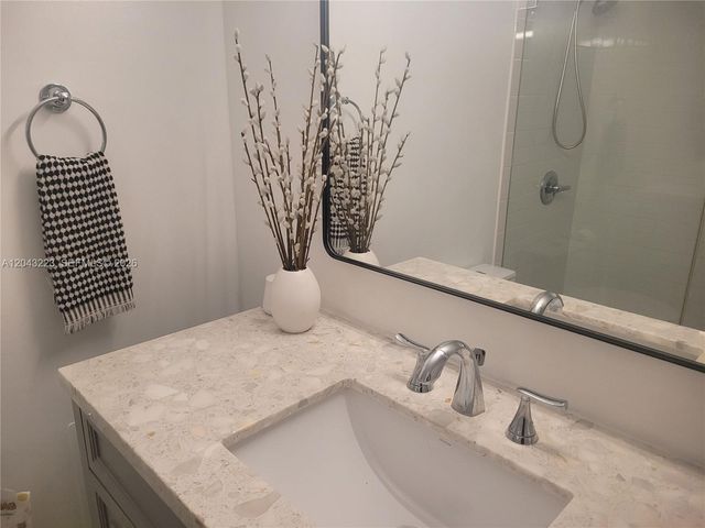 1200 W Ave 720 720, Miami Beach, FL 33139