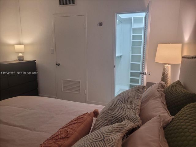 1200 W Ave 720 720, Miami Beach, FL 33139