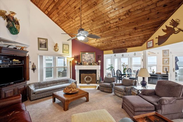 251 Isles End RD, Galveston, TX 77554