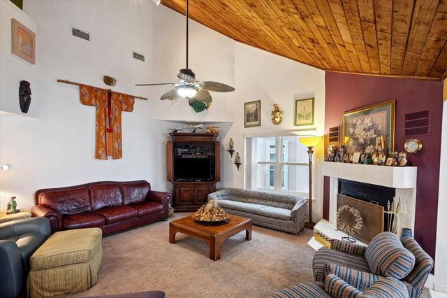 251 Isles End RD, Galveston, TX 77554