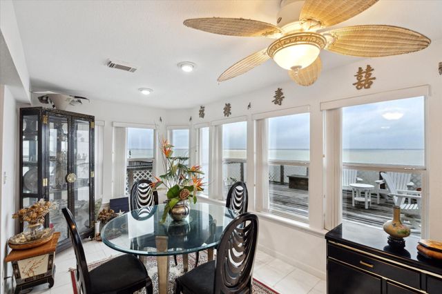 251 Isles End RD, Galveston, TX 77554