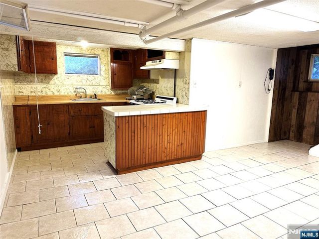 128 Oak Ridge Avenue, Nutley, NJ 07110