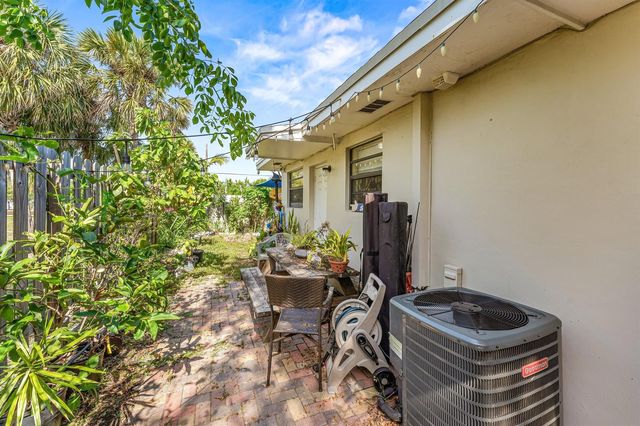 1717 NE 3rd Avenue, Delray Beach, FL 33444