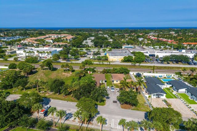 1717 NE 3rd Avenue, Delray Beach, FL 33444