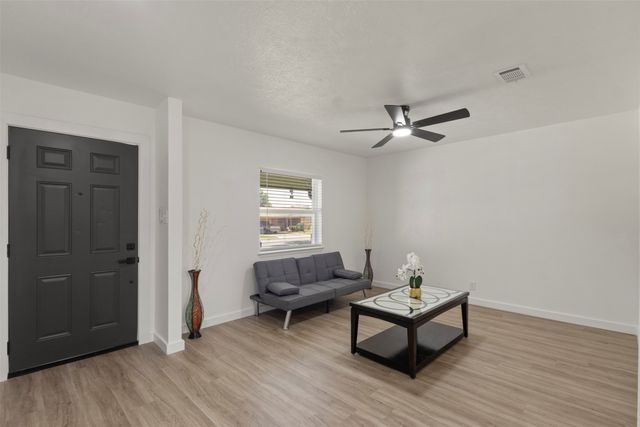 311 Arthur Drive, Kennedale, TX 76060