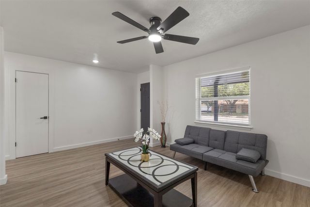 311 Arthur Drive, Kennedale, TX 76060