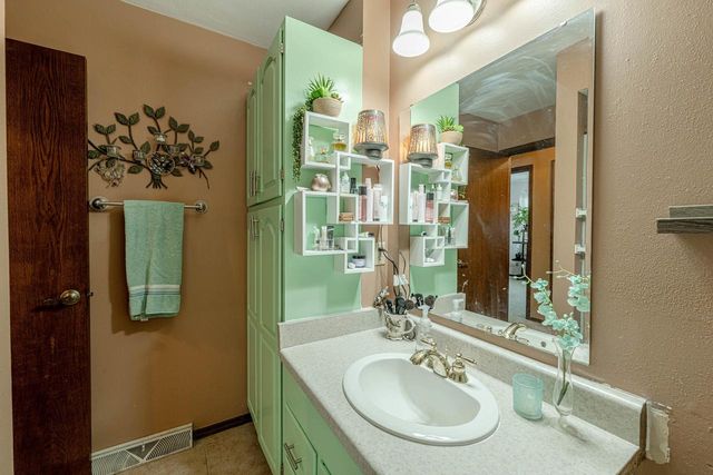 52 S Martin Road, Janesville, WI 53545