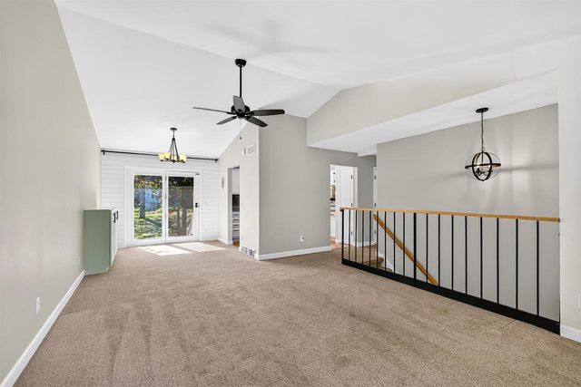 6005 Williamsburg Way, Madison, WI 53719