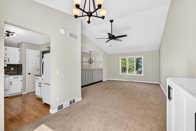 6005 Williamsburg Way, Madison, WI 53719