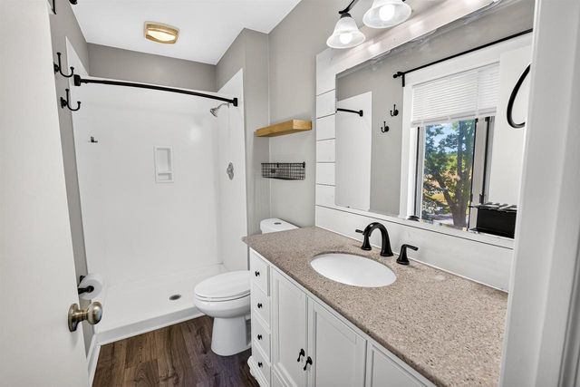 6005 Williamsburg Way, Madison, WI 53719