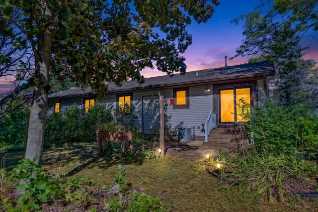 6005 Williamsburg Way, Madison, WI 53719