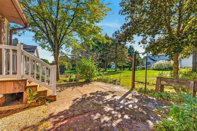 6005 Williamsburg Way, Madison, WI 53719