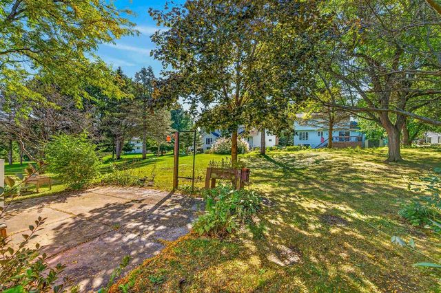 6005 Williamsburg Way, Madison, WI 53719