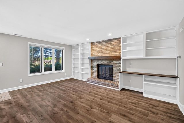 6005 Williamsburg Way, Madison, WI 53719